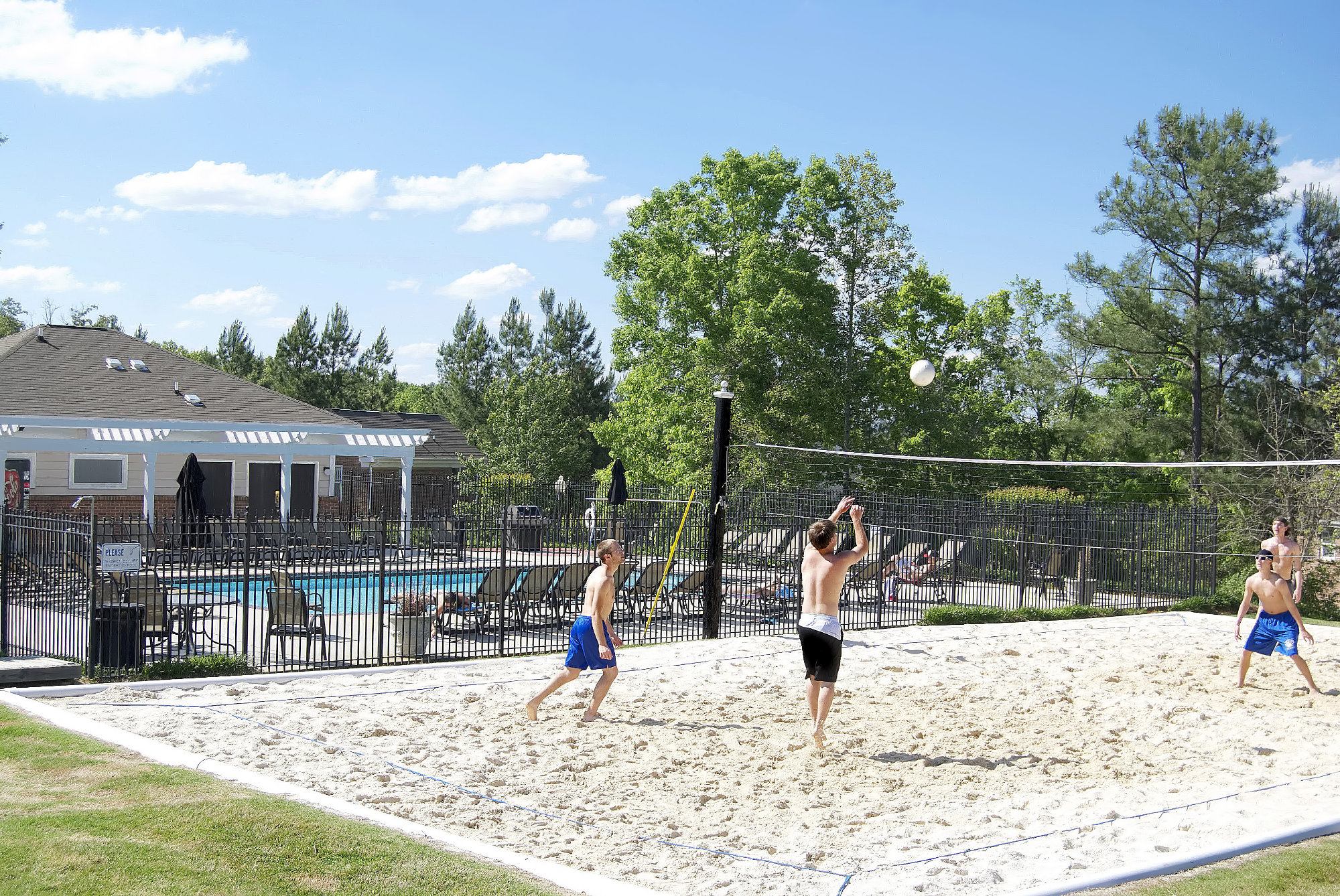 river-club-apartments-off-campus-apartments-near-the-university-of-georgia-athens-georgia-sand-volleyball-court
